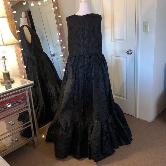 MAC DUGGAL
Mac Duggal Sleeveless High Low Brocade Gown - Picture 11 of 16